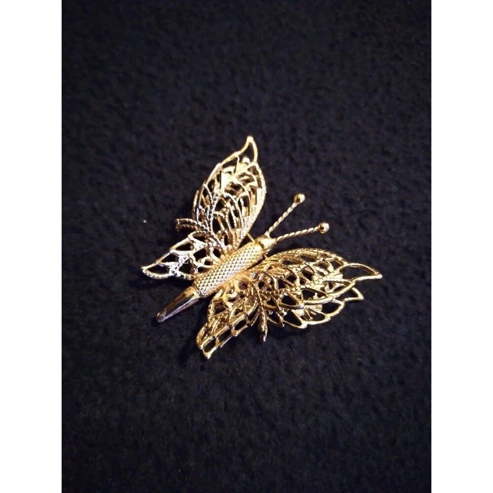 Vintage Signed Monet Gold Toned Beautiful Filigree Butterfly Brooch Pin